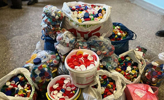 студенти ЗЕФК зібрали майже 35 кг пластикових кришечок